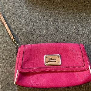 GUESS Pink Clutch, excellent condition.